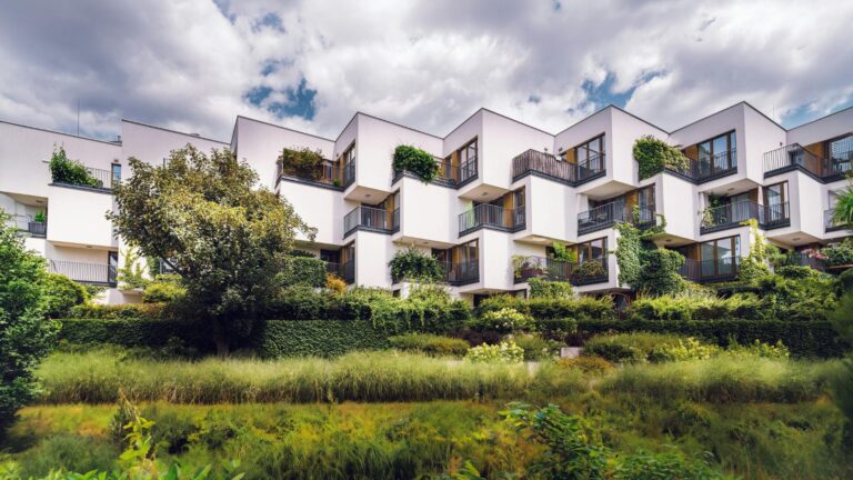 Green building contractor project in Vancouver using sustainable construction methods How to Build an Energy Efficient Green Home in Vancouver