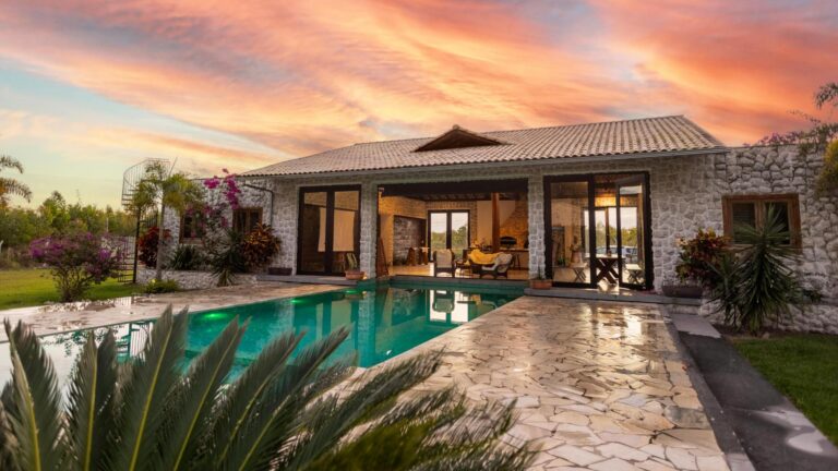 Luxury Home that Avangard Build in vancouver custom luxury home